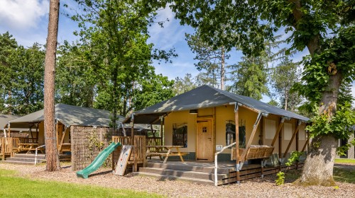 Cottage zijkant De Haeghehorst.jpg