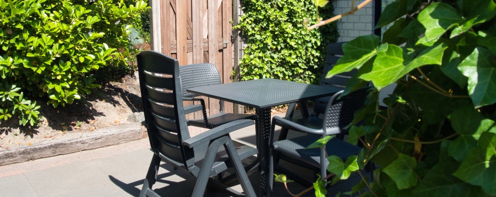 Camping De Haeghehorst-Ermelo-appartement-terras.jpeg