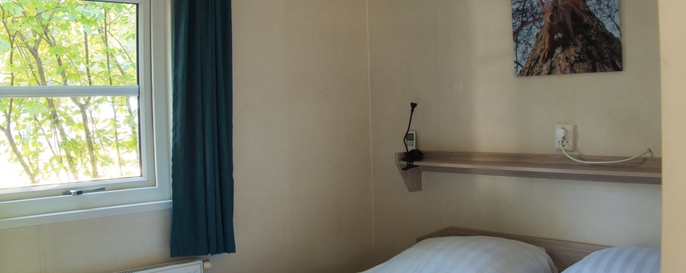 Camping De Haeghehorst-Ermelo- 4 pers.chalet-slaapkamer.jpeg