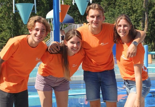 Animatieteam op rij Spraypark