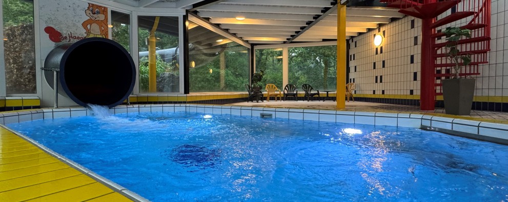 EH-Zwembad-Glijbaan 1- Camping De Haeghehorst.jpg